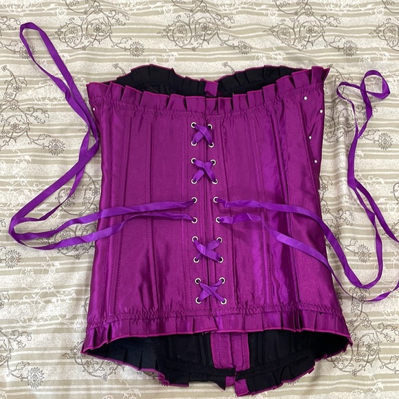 Purple Corset - Picture 3 of 4